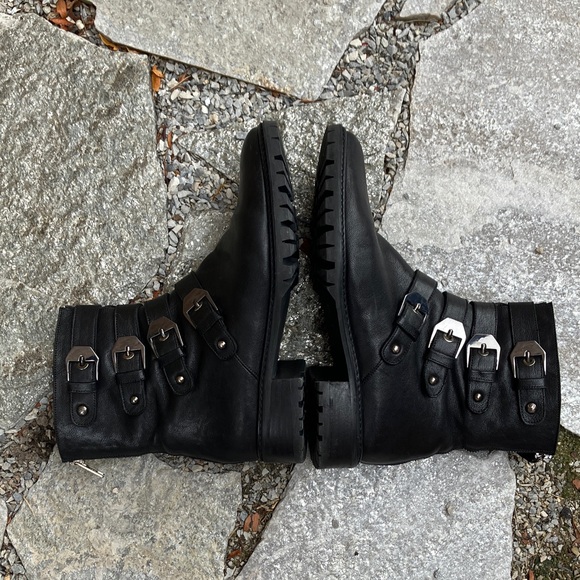 Stuart Weitzman - Picture 6 of 16